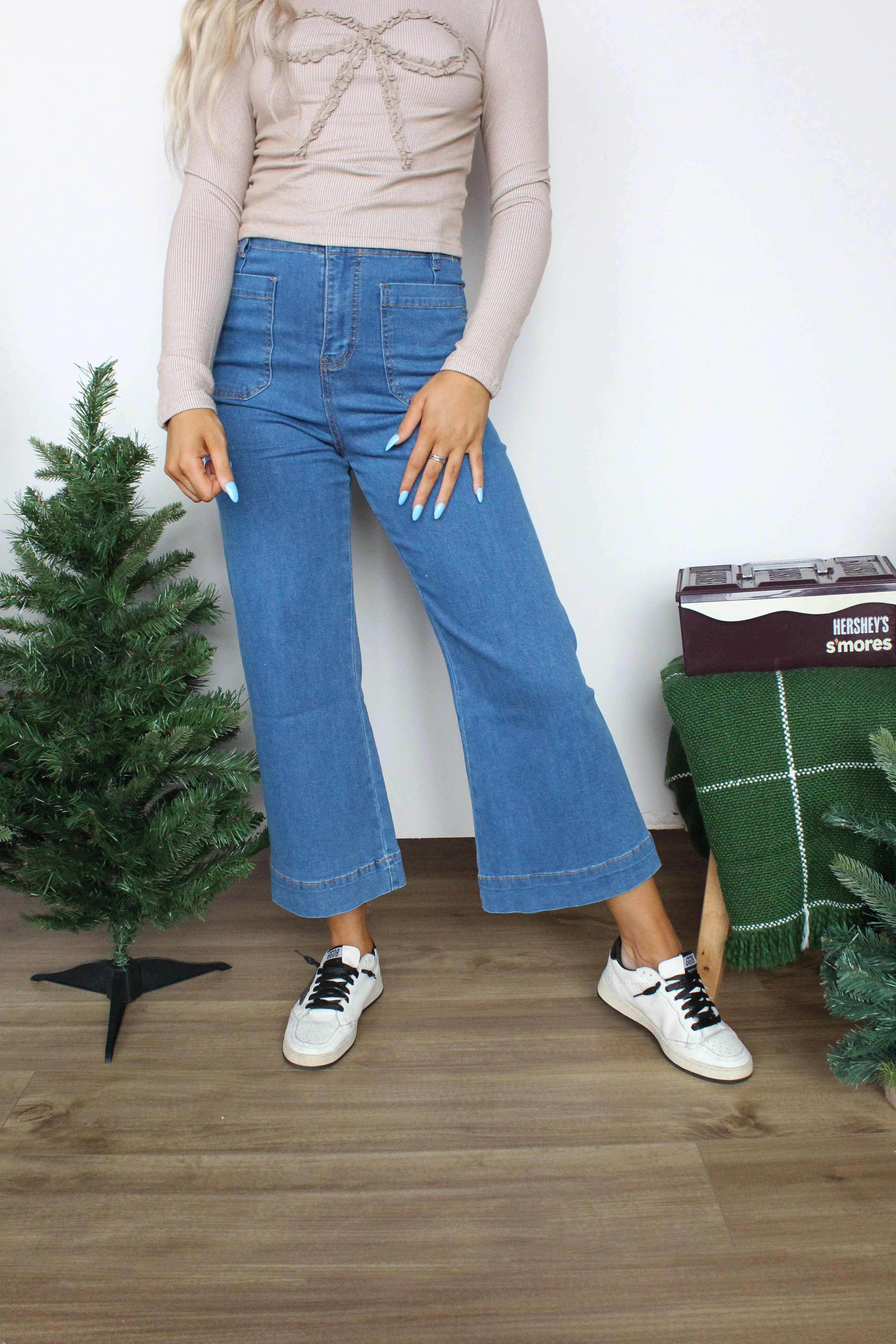Straight Leg Cropped Jeans