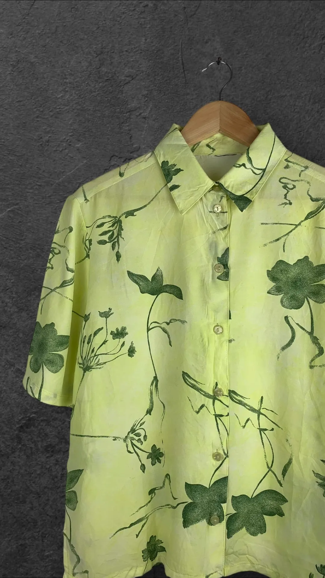 THE UNTAGGED BUTTON UP VINTAGE SHIRT - UK 12